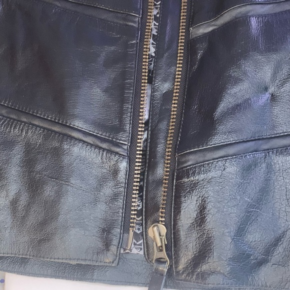 Quicksilver Leather Snowboard/Ski Mens Jacket. Size M. Faux fur hood, zip front - Picture 6 of 16